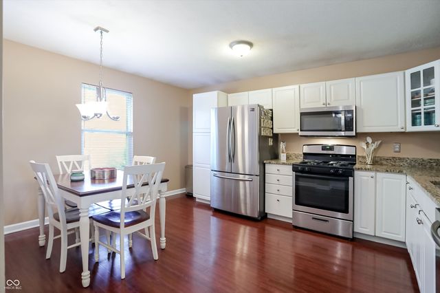 711 N Scott Drive, Greenwood, IN 46142