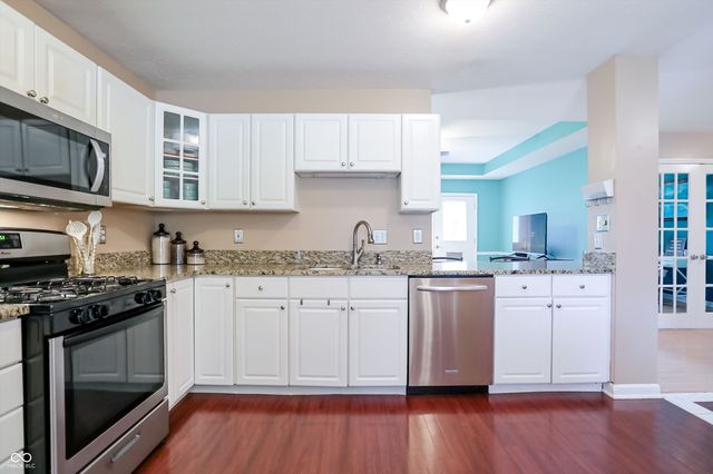711 N Scott Drive, Greenwood, IN 46142