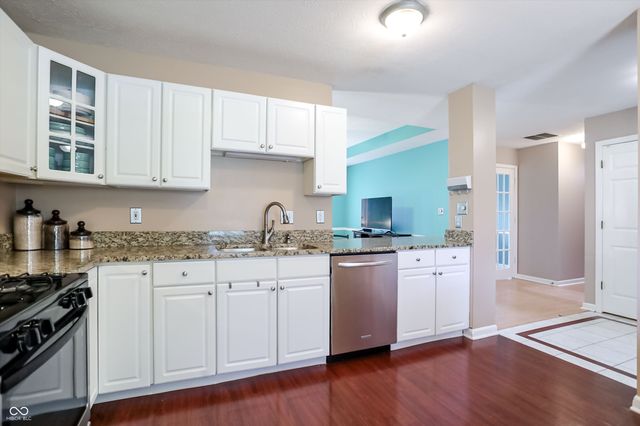 711 N Scott Drive, Greenwood, IN 46142