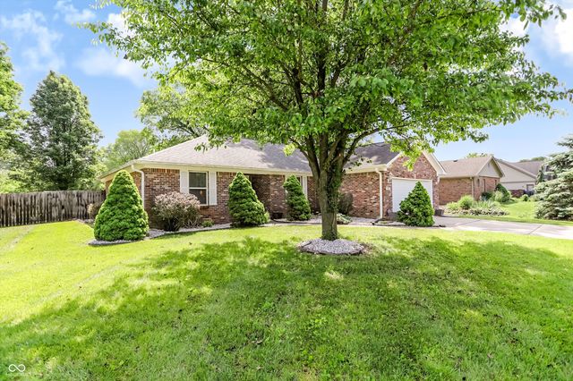 711 N Scott Drive, Greenwood, IN 46142