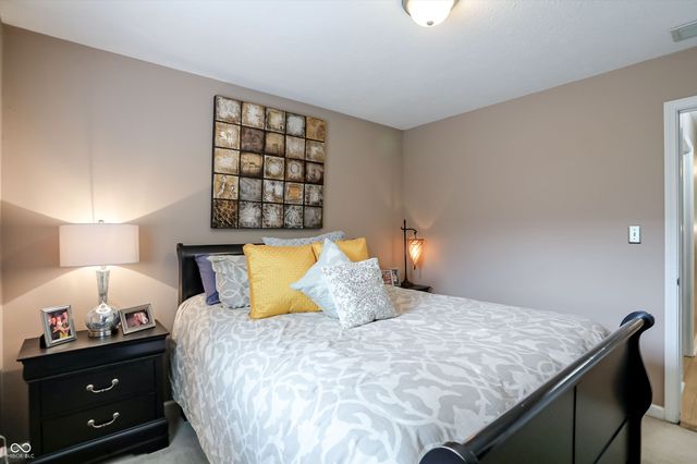 711 N Scott Drive, Greenwood, IN 46142