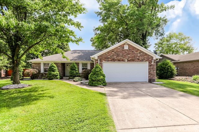 711 N Scott Drive, Greenwood, IN 46142