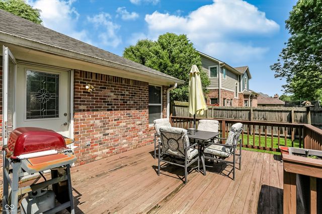 711 N Scott Drive, Greenwood, IN 46142