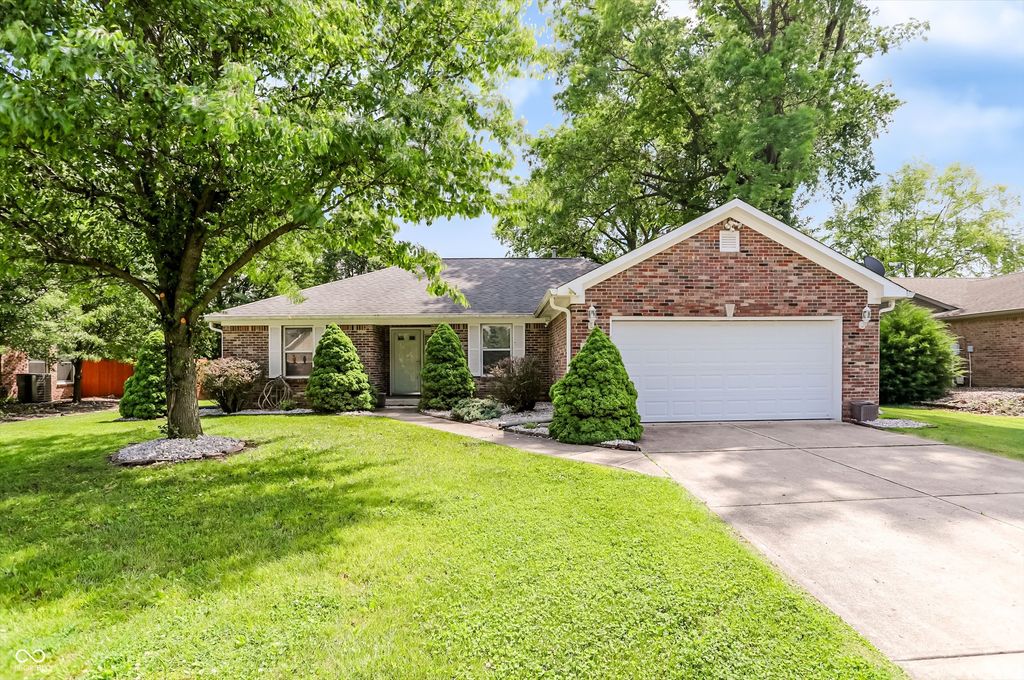711 N Scott Drive, Greenwood, IN 46142