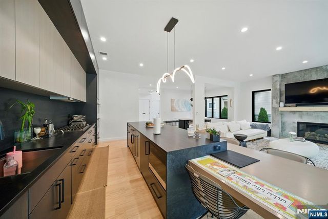 90 Columbus Drive, Tenafly, NJ 07670