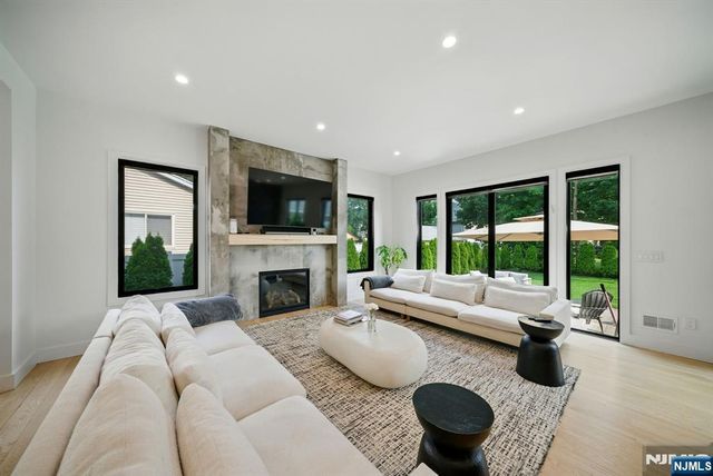 90 Columbus Drive, Tenafly, NJ 07670