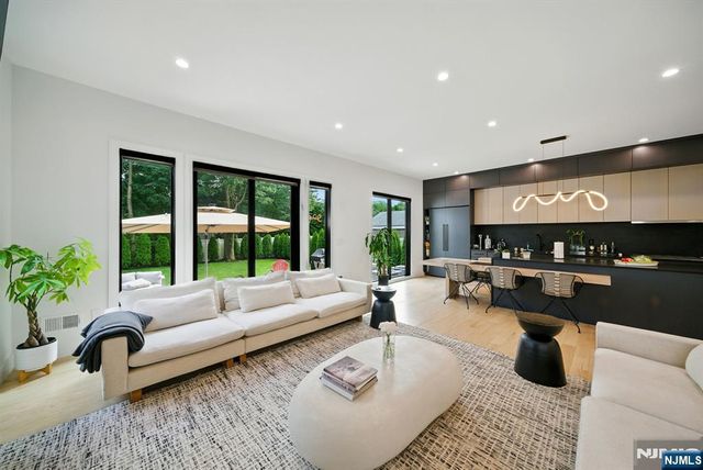 90 Columbus Drive, Tenafly, NJ 07670