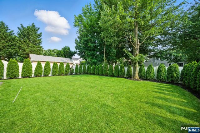 90 Columbus Drive, Tenafly, NJ 07670