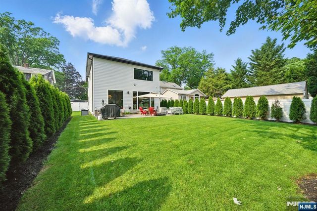 90 Columbus Drive, Tenafly, NJ 07670