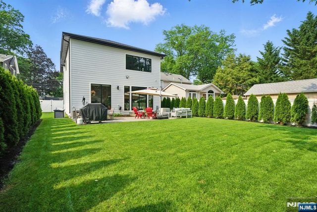 90 Columbus Drive, Tenafly, NJ 07670