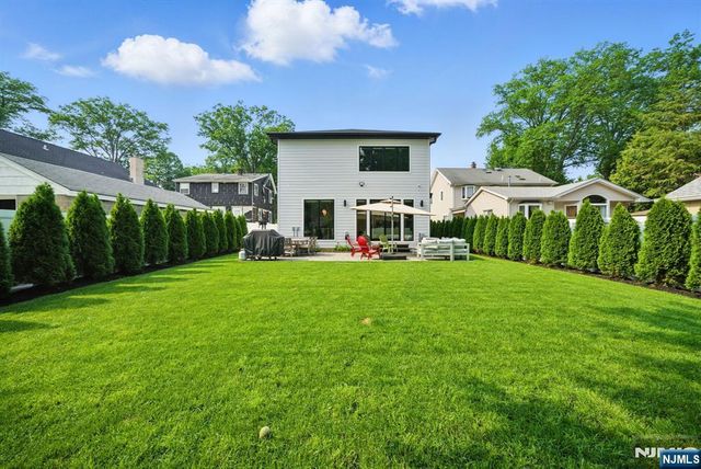 90 Columbus Drive, Tenafly, NJ 07670