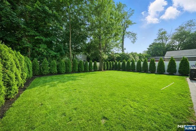 90 Columbus Drive, Tenafly, NJ 07670