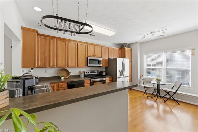 1712 Schooner Strait CT, Virginia Beach, VA 23453