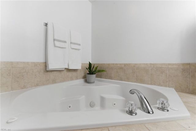 1712 Schooner Strait CT, Virginia Beach, VA 23453