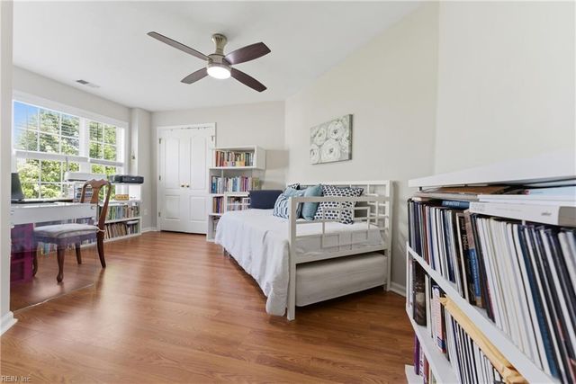1712 Schooner Strait CT, Virginia Beach, VA 23453