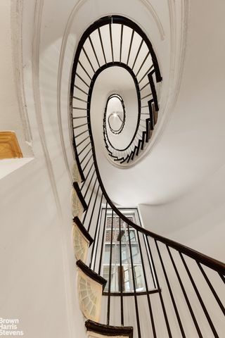 52 E 69TH Street, New York City, NY 10021