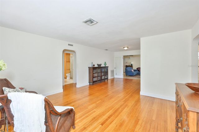 7508 4TH AVENUE N, St Petersburg, FL 33710