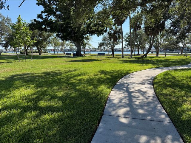 7508 4TH AVENUE N, St Petersburg, FL 33710