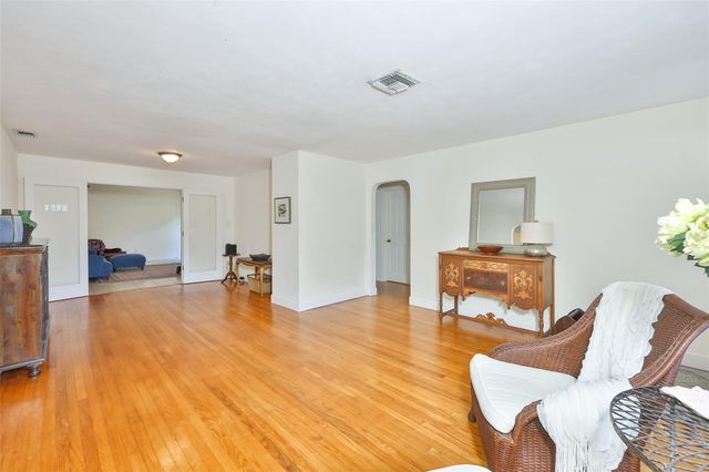 7508 4TH AVENUE N, St Petersburg, FL 33710