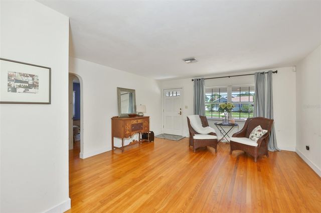 7508 4TH AVENUE N, St Petersburg, FL 33710