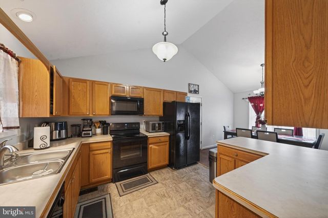 30 IVES ST, Martinsburg, WV 25405