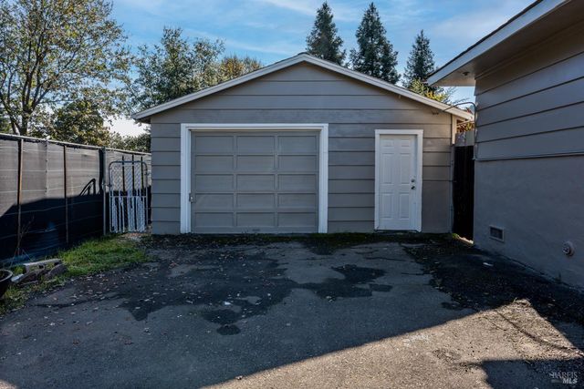 409 Luce Ave, Ukiah, CA 95482