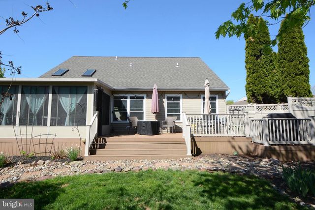 1401 BEVERLY DR, Quakertown, PA 18951
