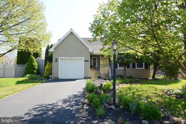 1401 BEVERLY DR, Quakertown, PA 18951