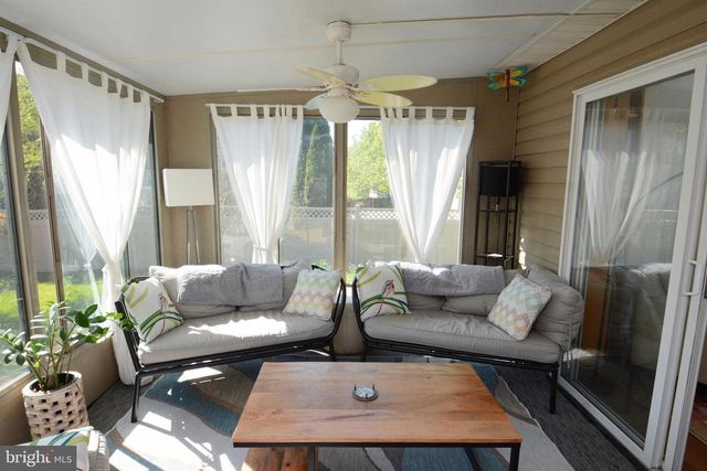 1401 BEVERLY DR, Quakertown, PA 18951