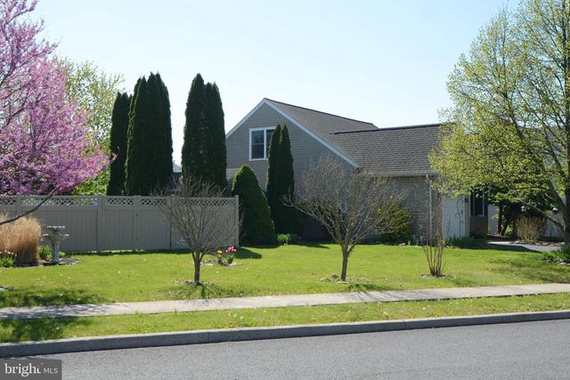 1401 BEVERLY DR, Quakertown, PA 18951