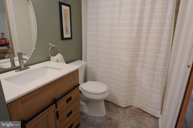 1401 BEVERLY DR, Quakertown, PA 18951