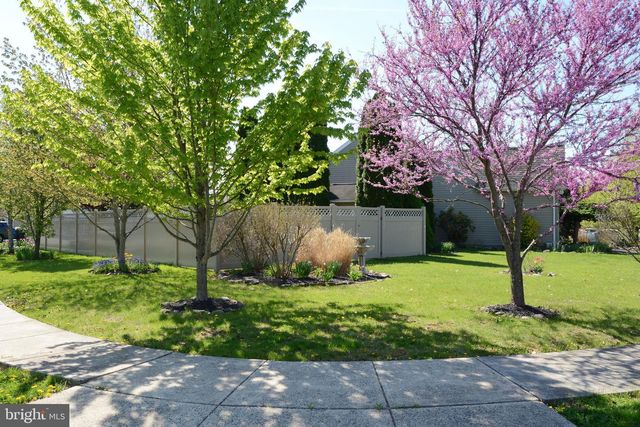 1401 BEVERLY DR, Quakertown, PA 18951