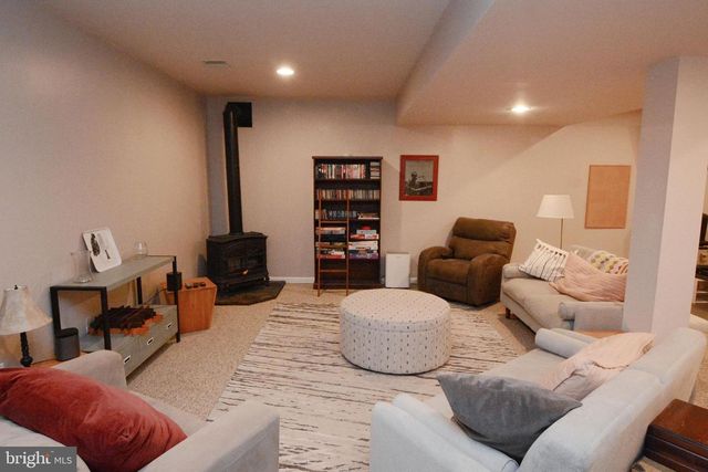 1401 BEVERLY DR, Quakertown, PA 18951