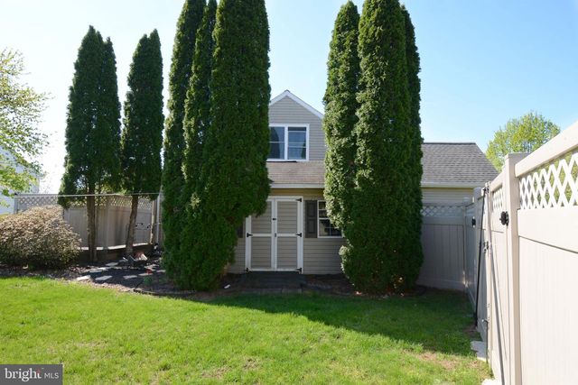1401 BEVERLY DR, Quakertown, PA 18951