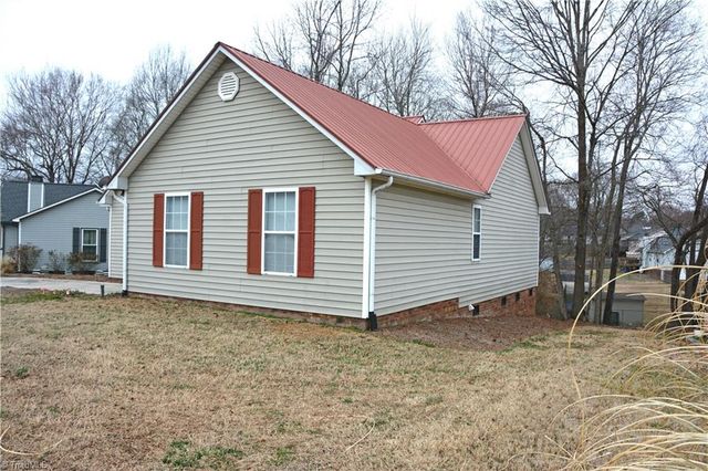 206 Ridge Creek Drive, Trinity, NC 27370