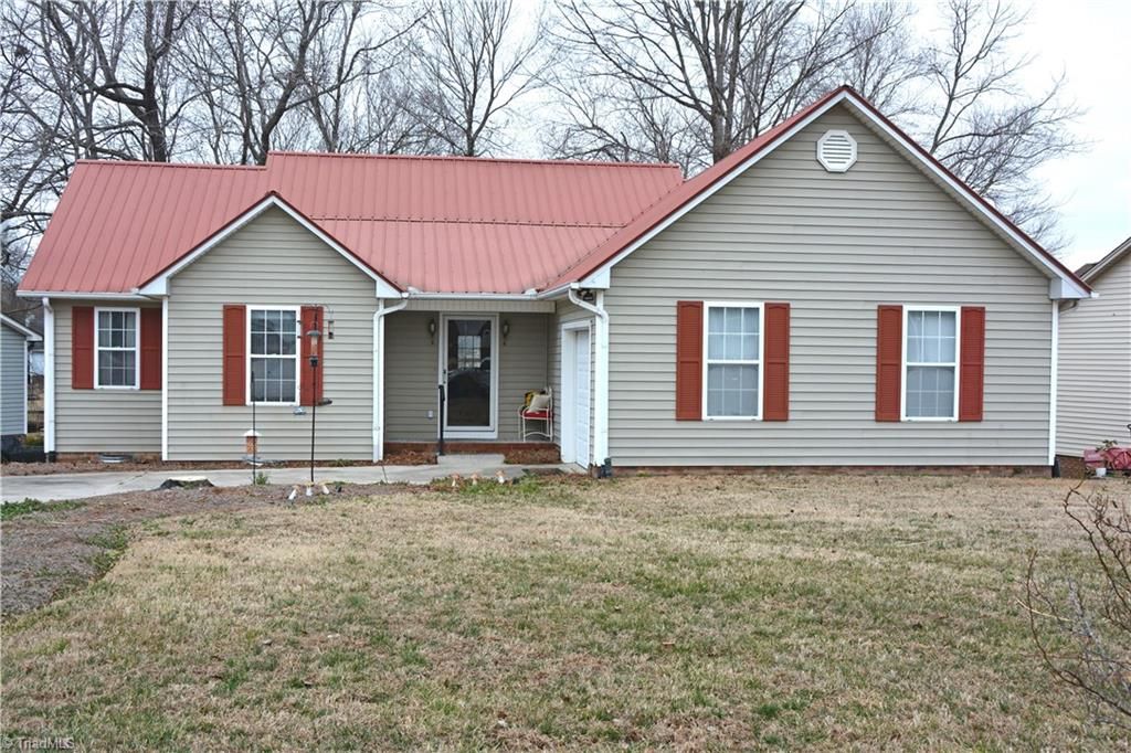 206 Ridge Creek Drive, Trinity, NC 27370