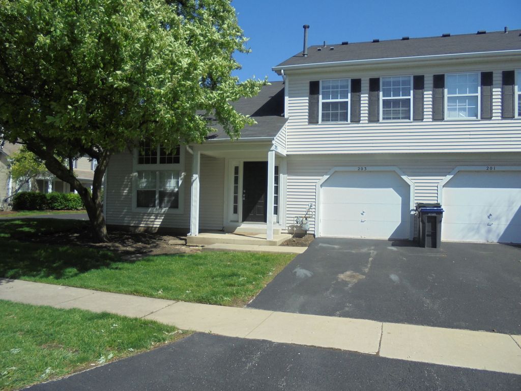 203 Teak Lane, Streamwood, IL 60107