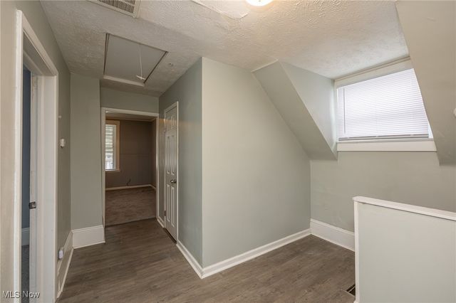 2193 W 104 Street, Cleveland, OH 44102