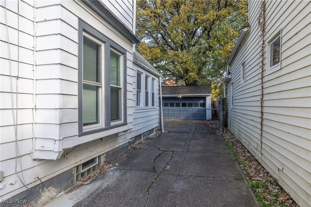 2193 W 104 Street, Cleveland, OH 44102