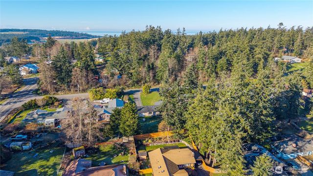 2432 Hemenway Place, Oak Harbor, WA 98277