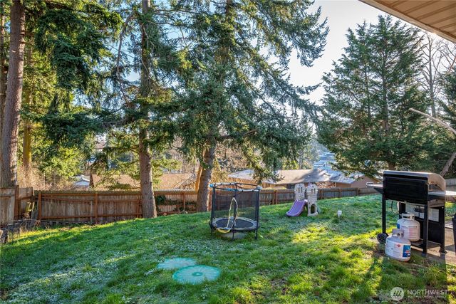 2432 Hemenway Place, Oak Harbor, WA 98277