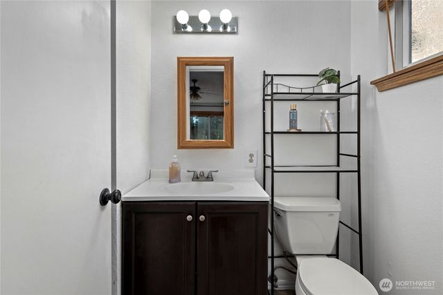 2432 Hemenway Place, Oak Harbor, WA 98277