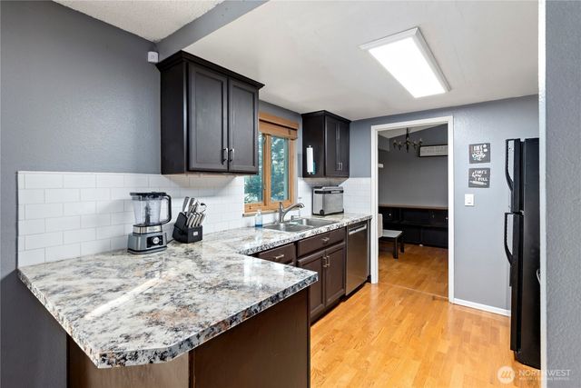 2432 Hemenway Place, Oak Harbor, WA 98277