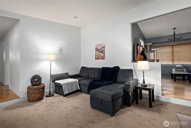 2432 Hemenway Place, Oak Harbor, WA 98277