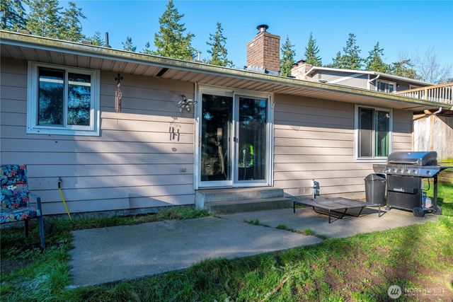 2432 Hemenway Place, Oak Harbor, WA 98277