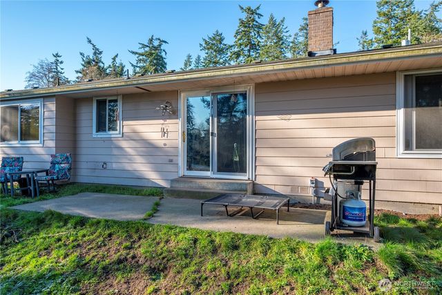 2432 Hemenway Place, Oak Harbor, WA 98277