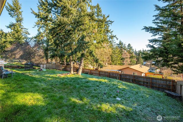 2432 Hemenway Place, Oak Harbor, WA 98277