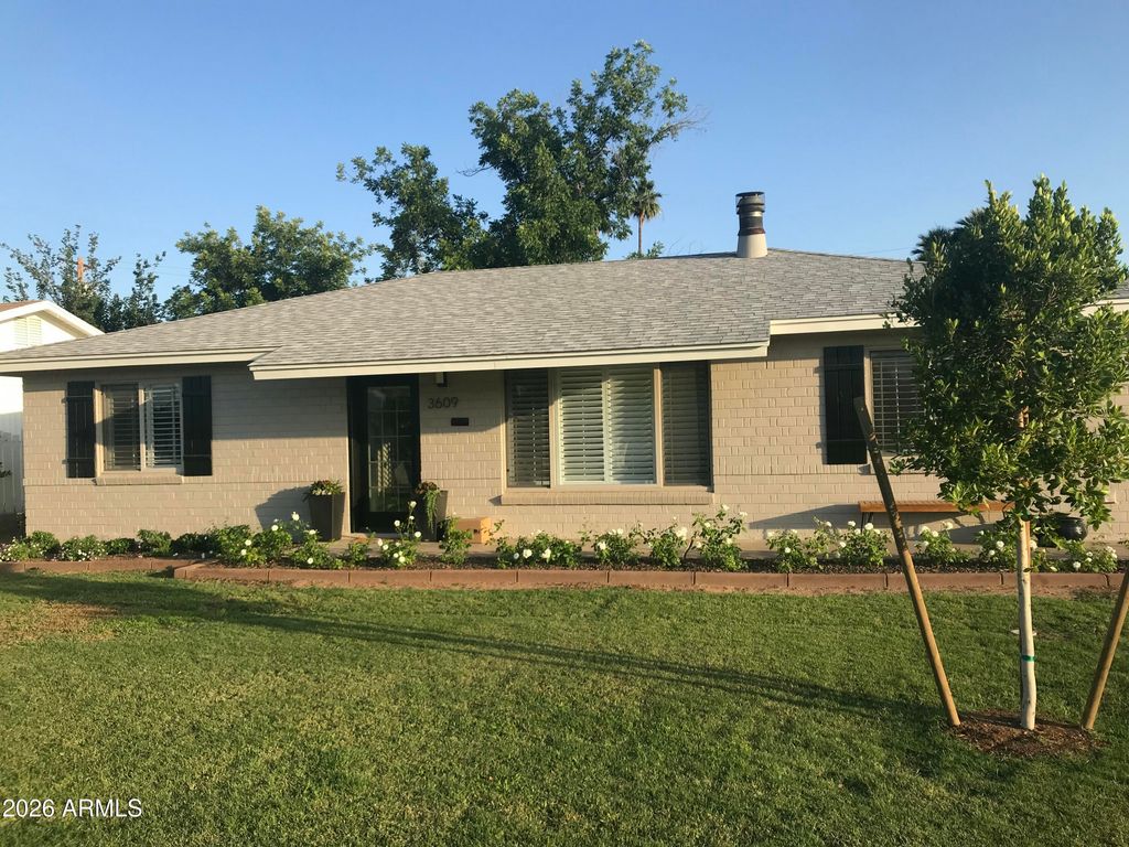 3609 E PICCADILLY Road, Phoenix, AZ 85018