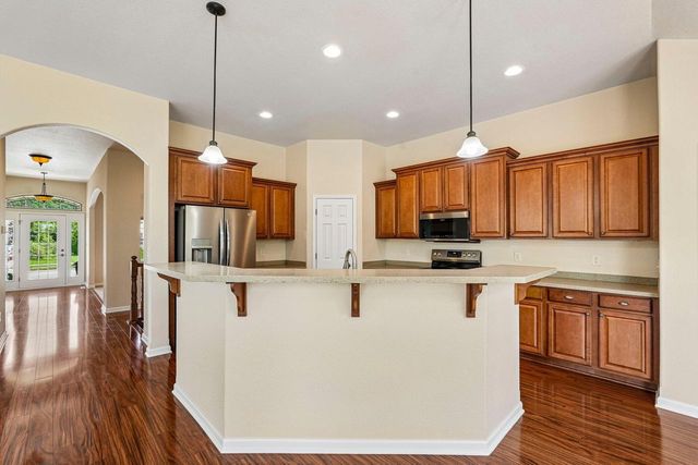 N66W23663 Hillview DRIVE, Sussex, WI 53089