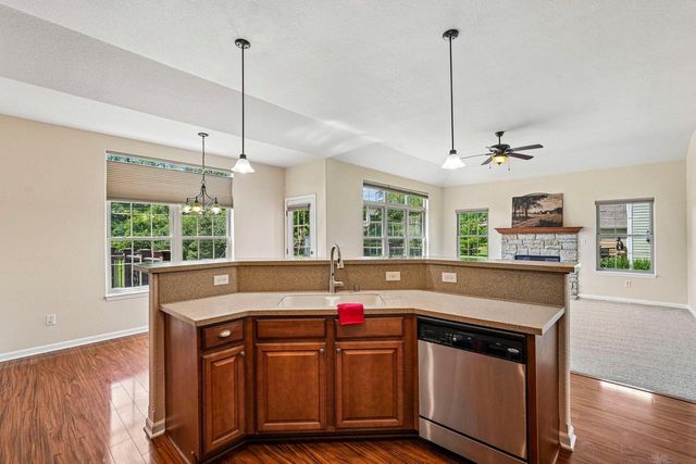 N66W23663 Hillview DRIVE, Sussex, WI 53089